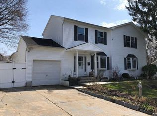 376 Evergreen Ave, Central Islip, NY 11722