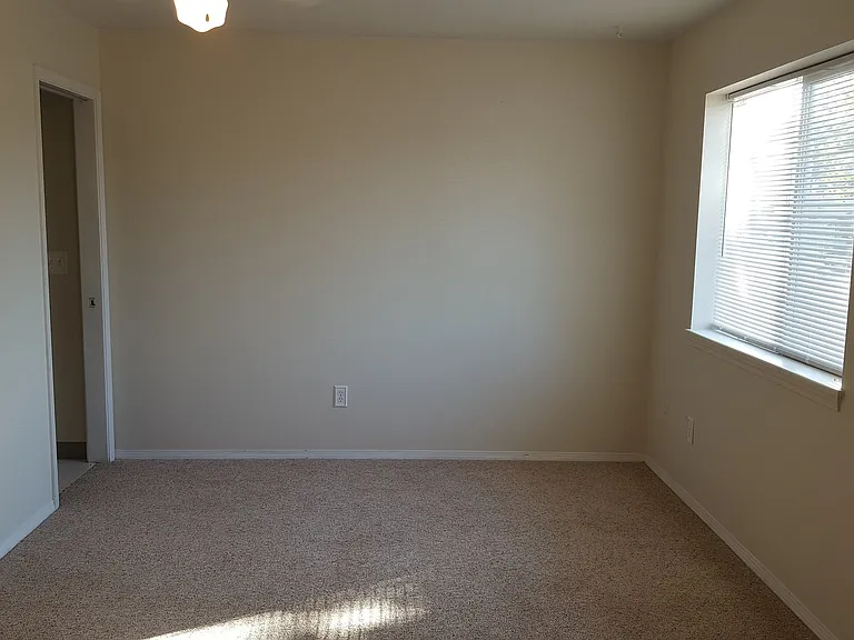 222413 — Photo 7