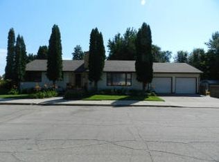 318 9th St E, Williston, ND 58801