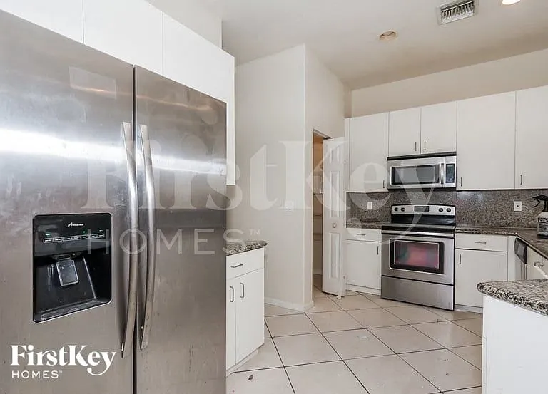 16337 SW 15th St — Photo 6
