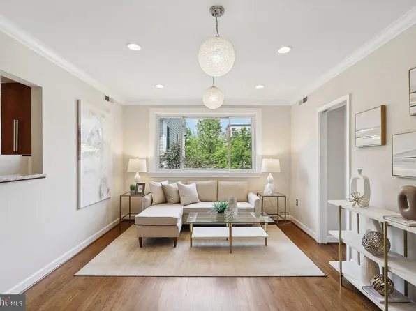 1127 N Stuart St APT 6, Arlington, VA 22201