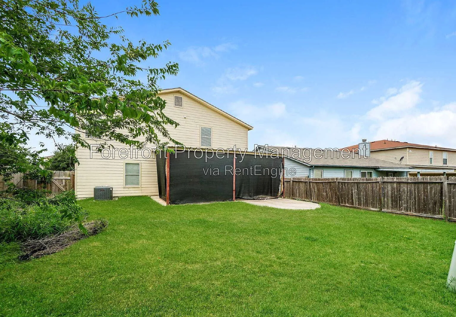 4 bed, 2.5 bath, 3208 sqft, $1,999 — Photo 3