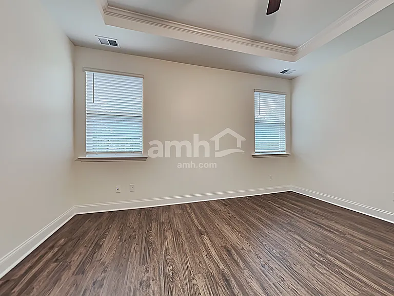 603 E Lionel Rd — Photo 10