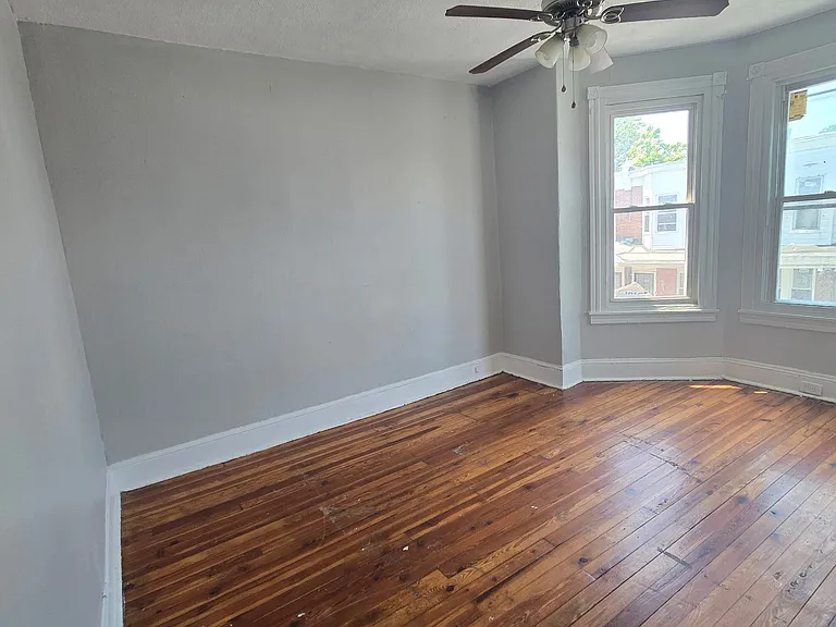 1249 N Alden St — Photo 10