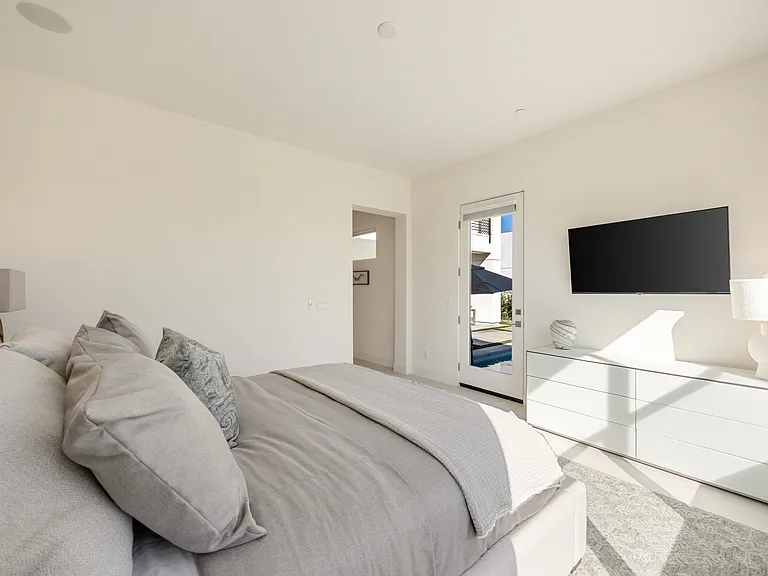 Master Suite 1