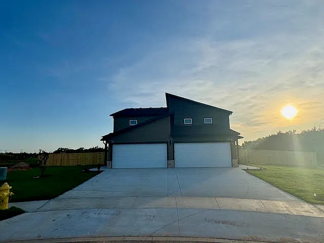 1906 SW Poigai Ct — Photo 5