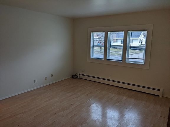 3rd image of 2525 Mc Kee Ave SW