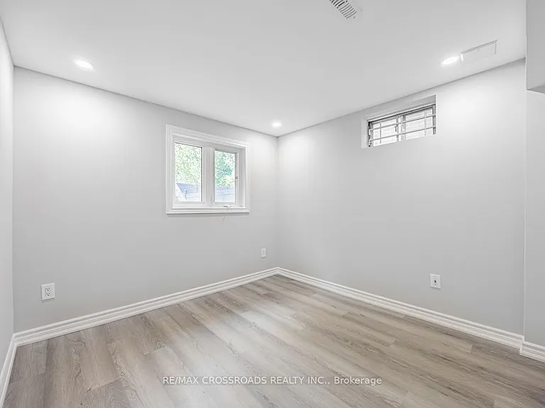 59 Bonnydon Cres — Photo 3