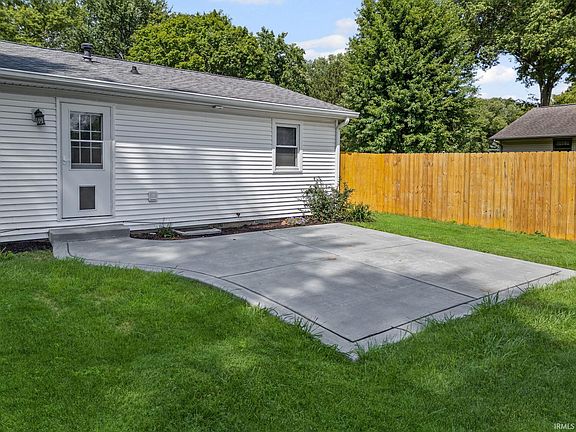 3rd image of 3607 Ashwood Ct