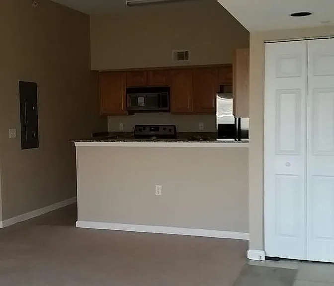 291 SW Palm Dr #303 — Photo 5