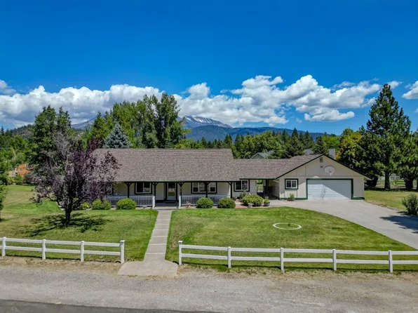 902 Meadow Valley Dr, Mount Shasta, CA 96067