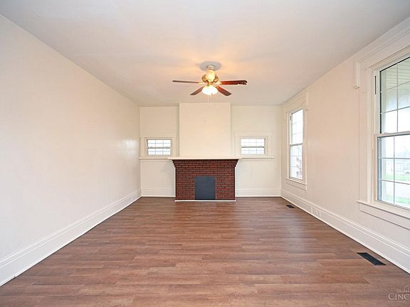 4th image of 142 E Walnut St