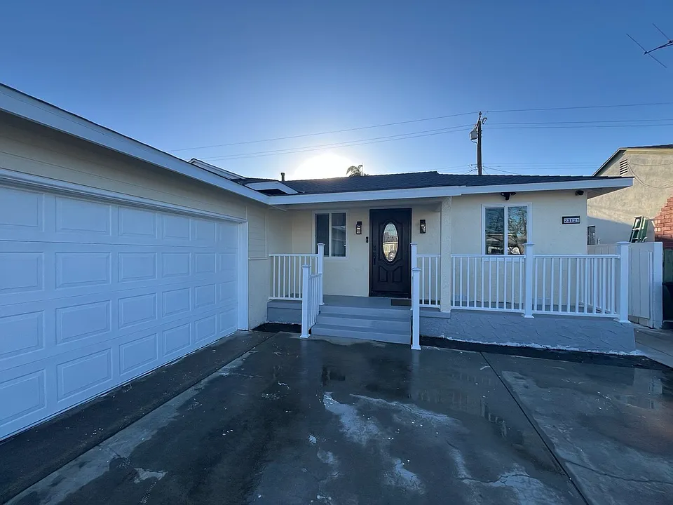 23121 Meyler Ave