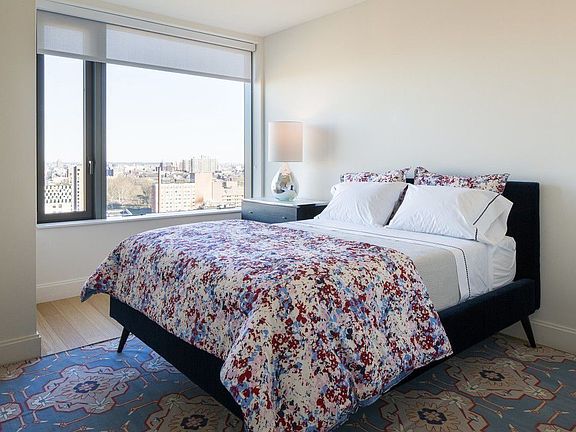 4th image of 10 City Pt APT 40L