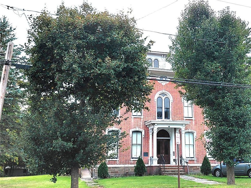 1st image of 19 Lake St