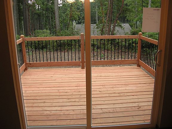 Deck to rear of house