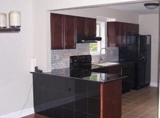 4919 Manor Dr, Oxon Hill, MD