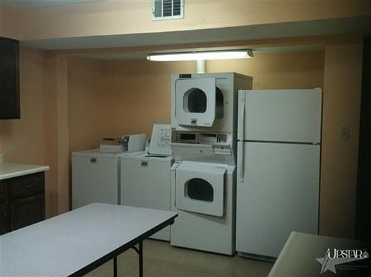 4th image of 223 W Van Cleve St