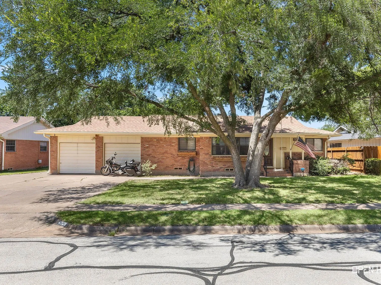 3 bed, 2.0 bath, 1346 sqft, $1,600 — Photo 1