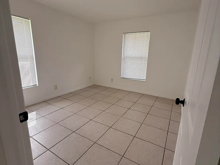 1215 Hyacinth Pl #1215 — Photo 18