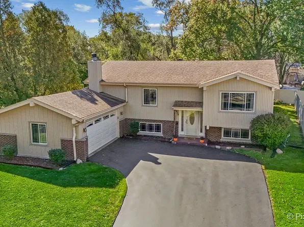 418 N Regal Ct, Addison, IL 60101