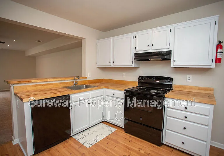 137 Brent Ct — Photo 11