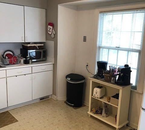 5th image of 2895 Elmwood Ave