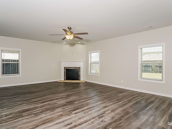 5th image of 117 Holly Fern Dr