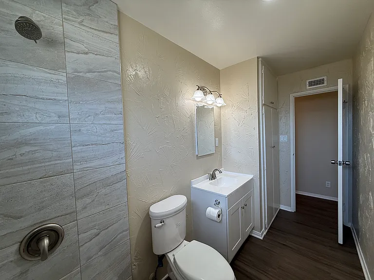 1693 Blackwall Dr — Photo 10