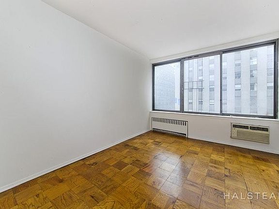 3rd image of 160 Front St APT 6A