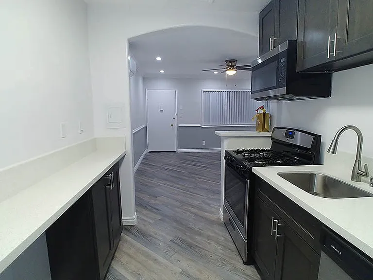 Edgemont Apts — Photo 52