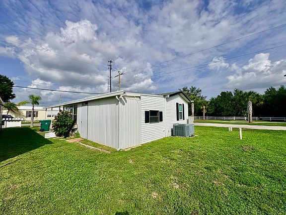 4th image of 17100 Tamiami Trl #298