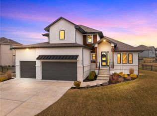 4729 NE Jamestown Dr, Lees Summit, MO 64064