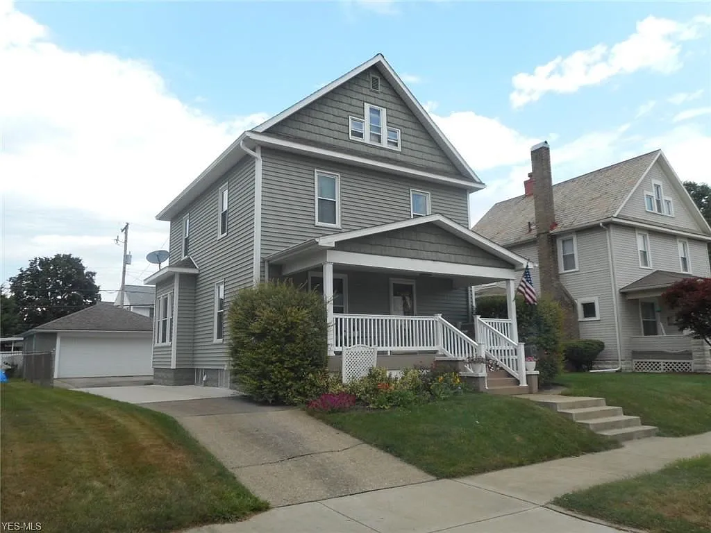 237 Park Ave NW photo 1