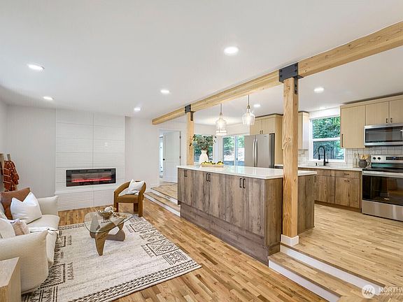 4th image of 16051 21st Avenue SW