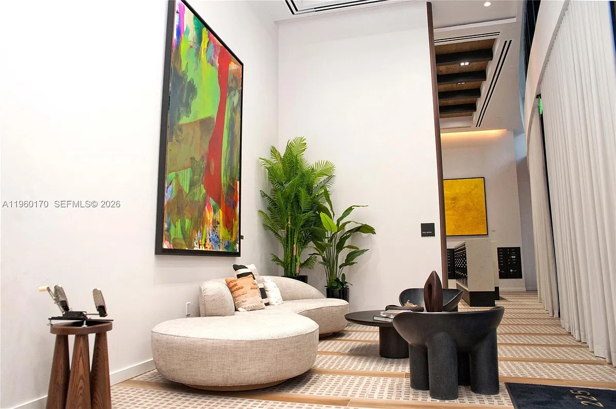 Building Photo - 225 N Miami Ave #2306