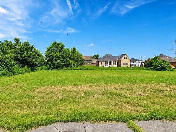 3912 Evangeline Ave, Chalmette, LA 70043