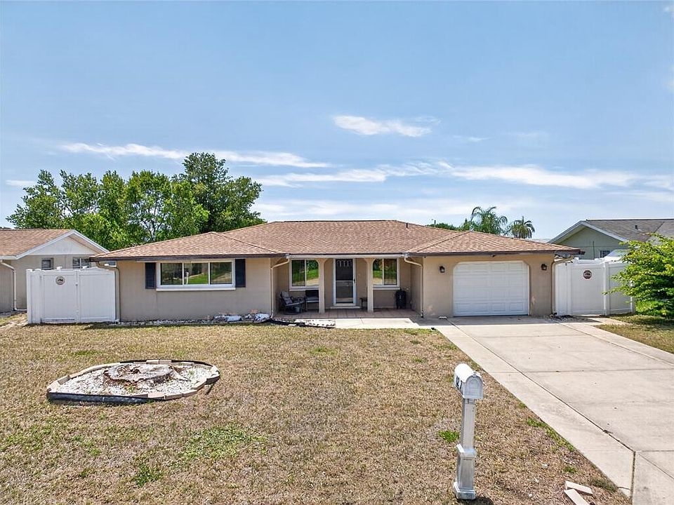 1st image of 10237 Oak Hill Dr