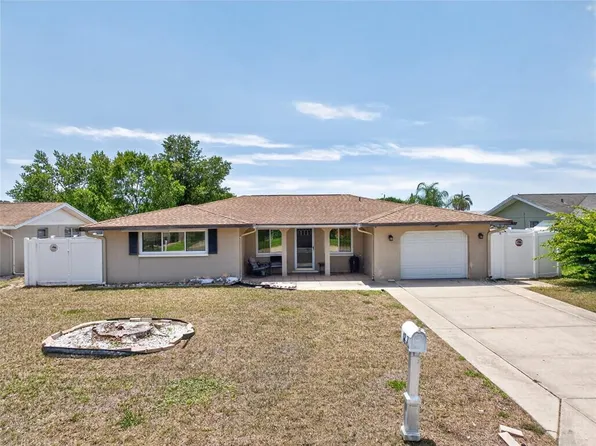 10237 Oak Hill Dr, Port Richey, FL 34668