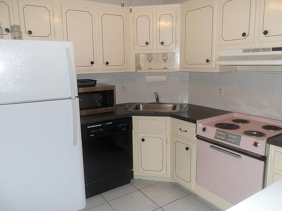 5th image of 5200 NE 24th Terrace #C116