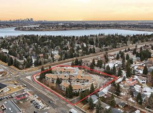 2425 N 90th Ave SW #225, Calgary, AB T2V4X8