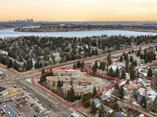 2425 N 90th Ave SW #225, Calgary, AB T2V 4X8