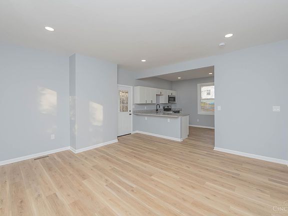 5th image of 9350 Reading Rd