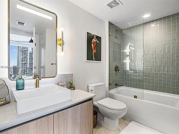 5th image of 601 NE 1st Ave #4511