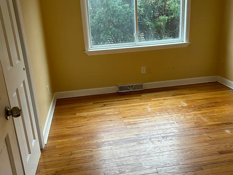 31 Manila Ave #1 — Photo 5
