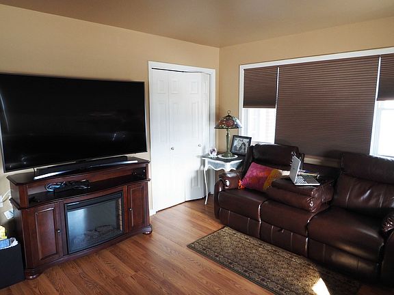 5th image of 87 Bonaire Dr