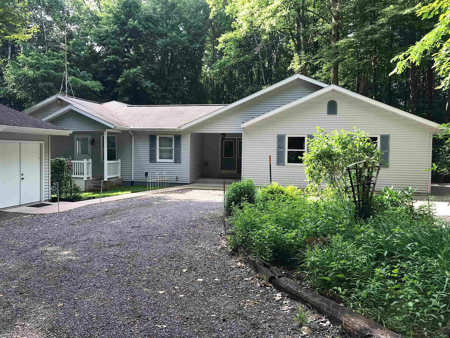 61900 Locust Rd, South Bend, IN 46614 Zillow