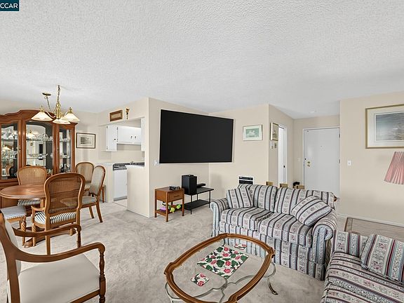5th image of 1091 Shell Blvd APT 5