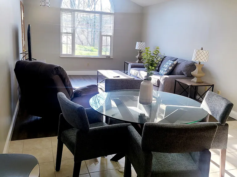 526 Kalchris Ln — Photo 3