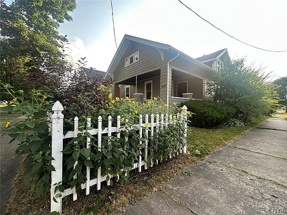 3rd image of 1100 Kellogg Ave